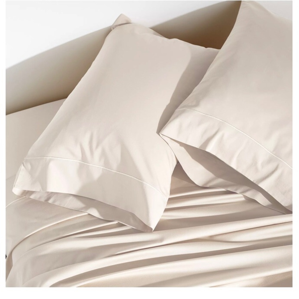NWT Donna Karan Silk Indulgence Ivory Pillowcase Set